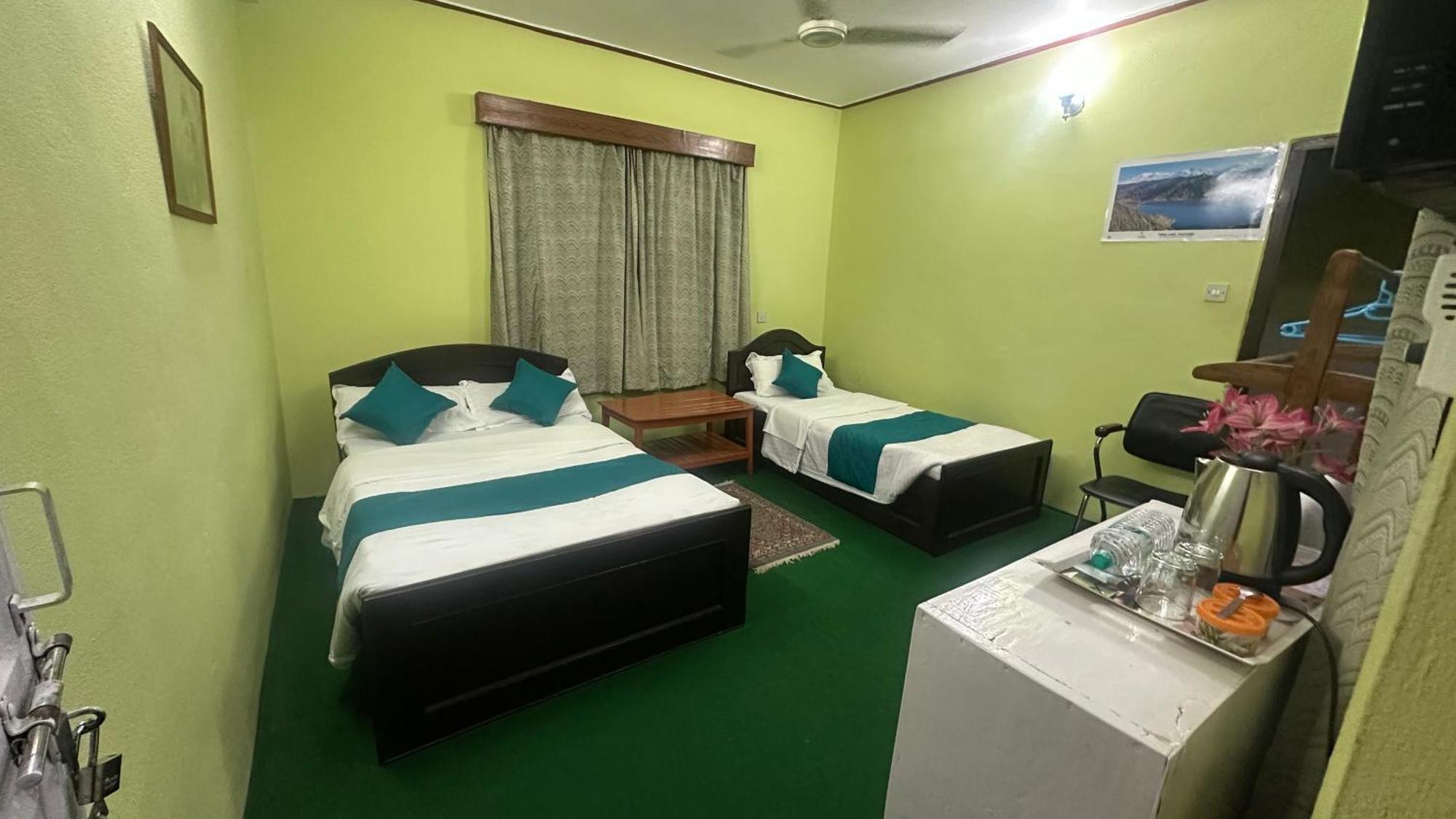 New Pokhara Lodge - Pokhara Lakeside Экстерьер фото