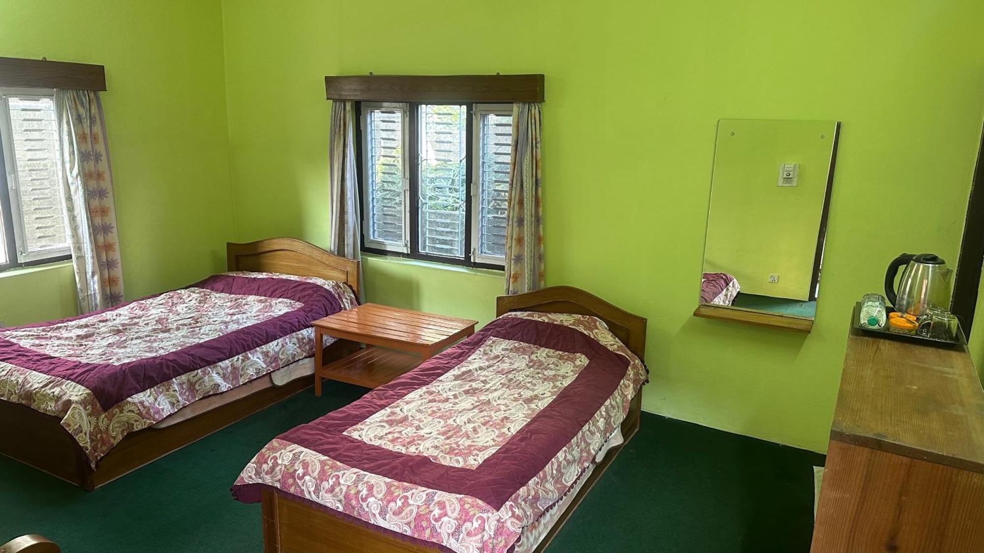 New Pokhara Lodge - Pokhara Lakeside Экстерьер фото