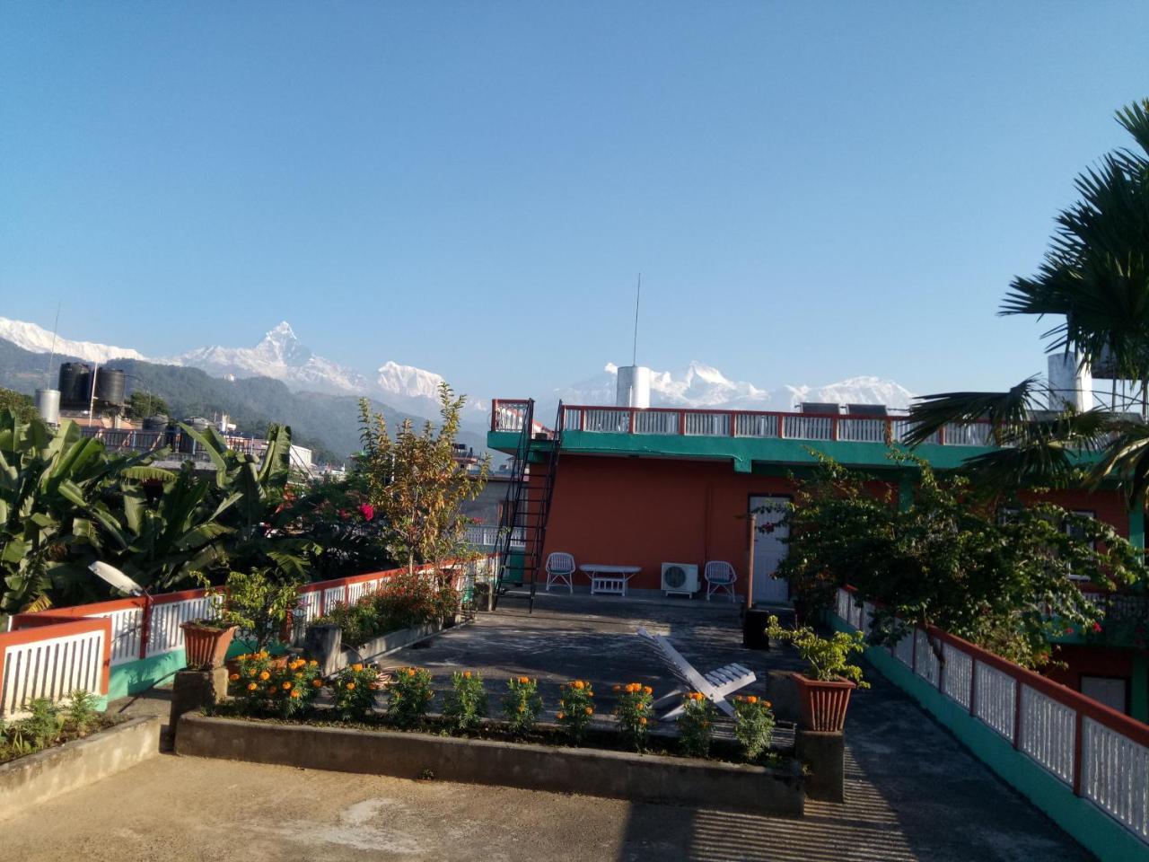 New Pokhara Lodge - Pokhara Lakeside Экстерьер фото