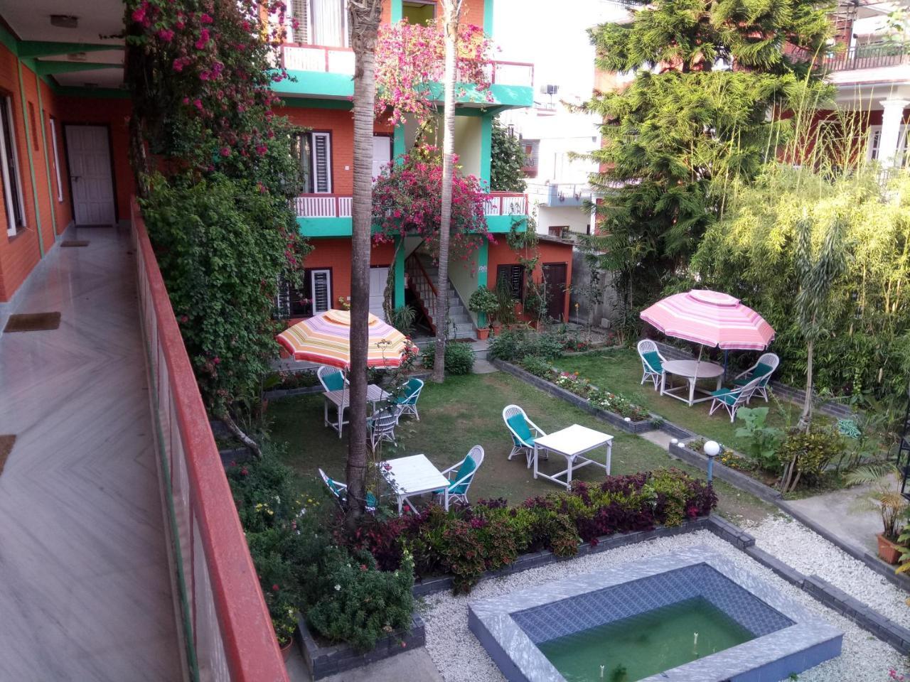 New Pokhara Lodge - Pokhara Lakeside Экстерьер фото